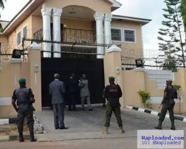 Again, EFCC Invades Chief Femi Fani-Kayode’s Residence